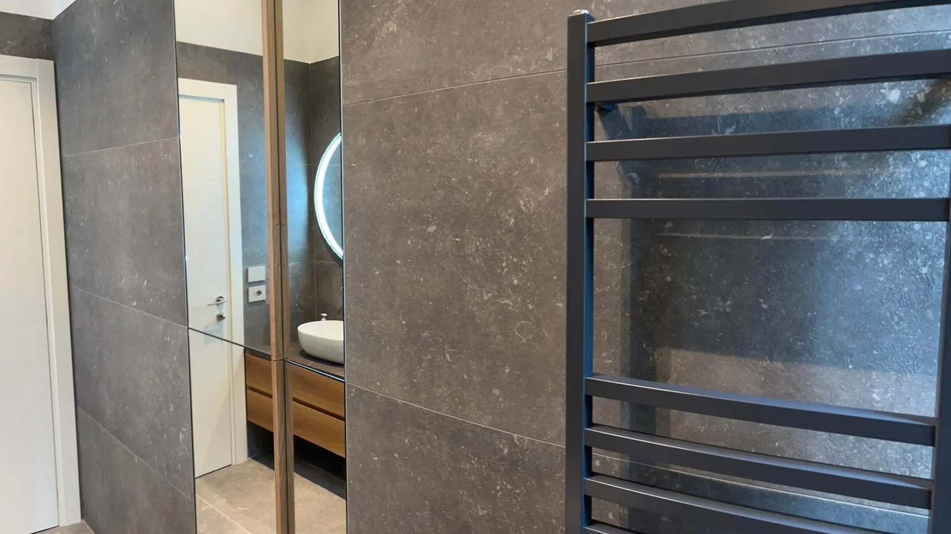 Apartment Solferino 37 ميلان