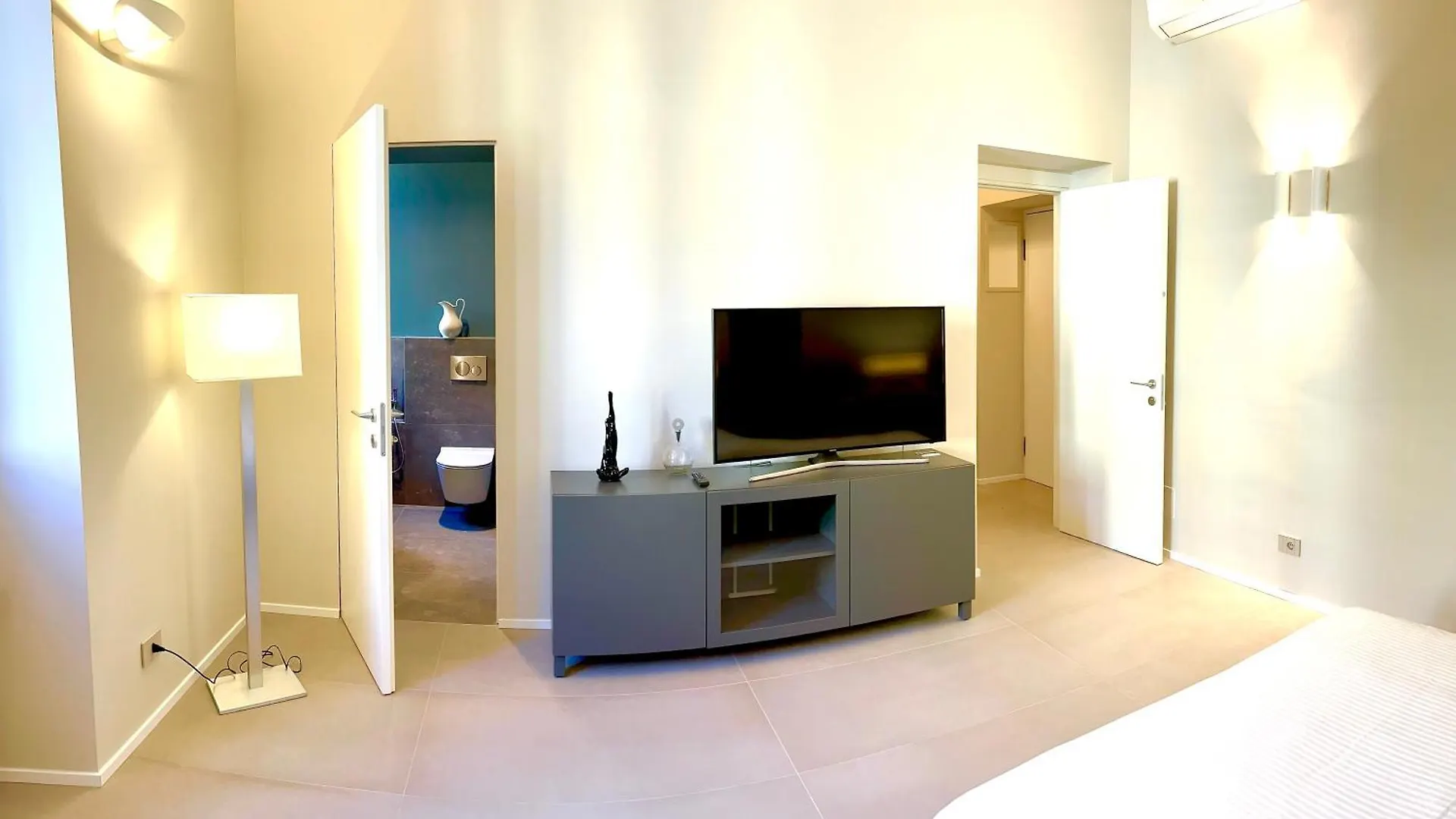 Apartment Solferino 37 Milan
